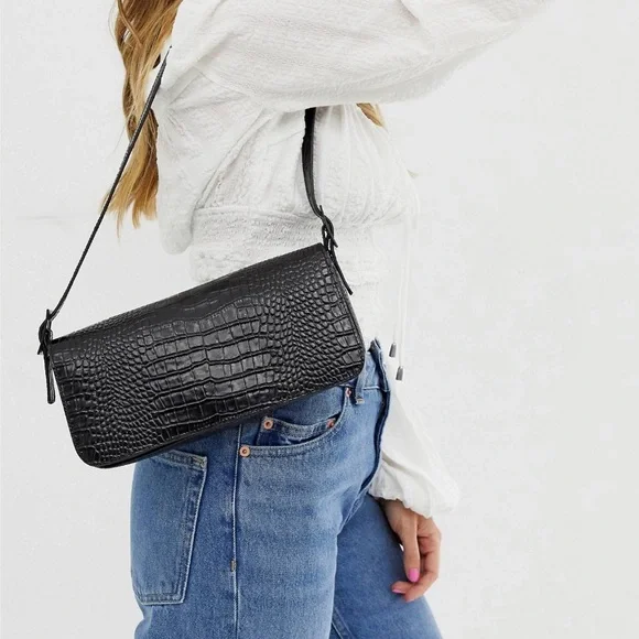 Vagabond LA croc effect shoulder bag in black - Picture 3 of 6